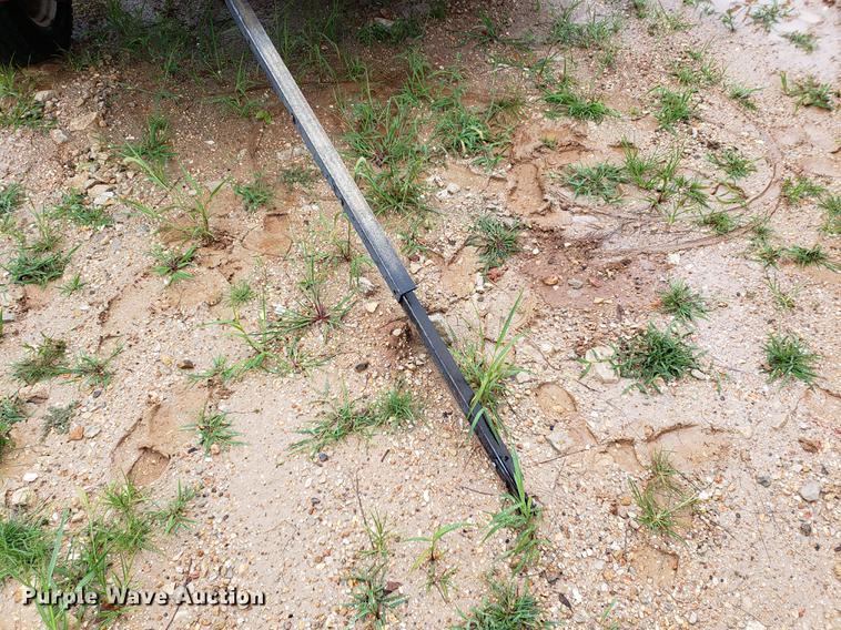 image for item EF9787 Hoelscher 1000 square bale accumulator