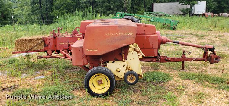 image for item EF9790 New Holland Hayliner 276 square baler