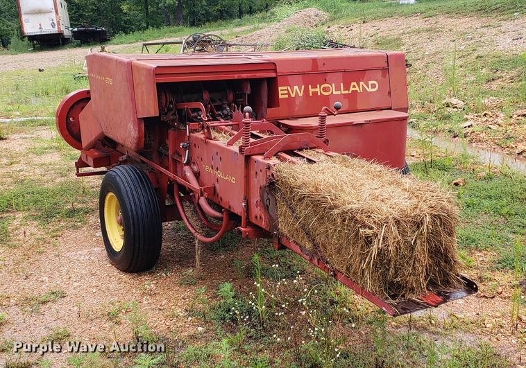 image for item EF9790 New Holland Hayliner 276 square baler