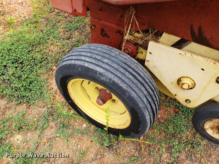 image for item EF9790 New Holland Hayliner 276 square baler