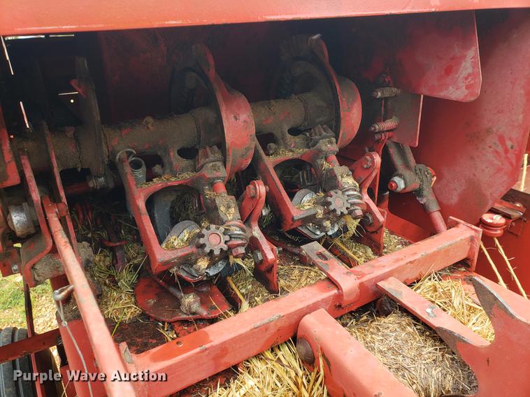 image for item EF9790 New Holland Hayliner 276 square baler