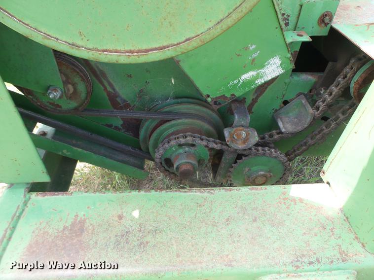 image for item EI9619 John Deere 400 tub grinder