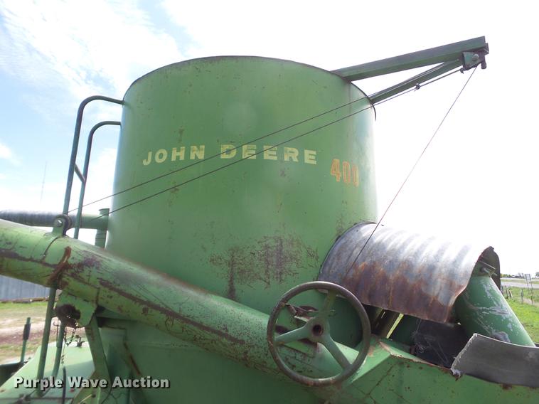 image for item EI9619 John Deere 400 tub grinder