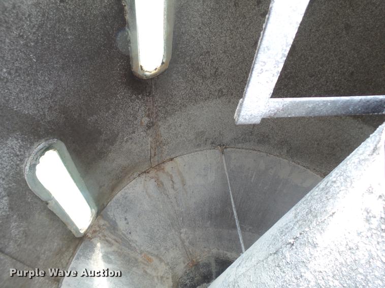 image for item EI9619 John Deere 400 tub grinder