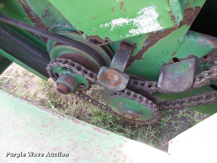 image for item EI9619 John Deere 400 tub grinder