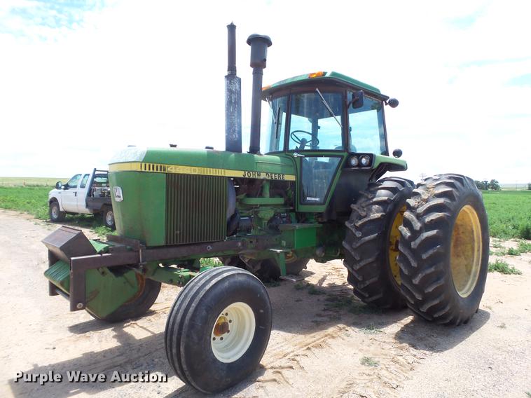 image for item EI9622 1979 John Deere 4440 tractor