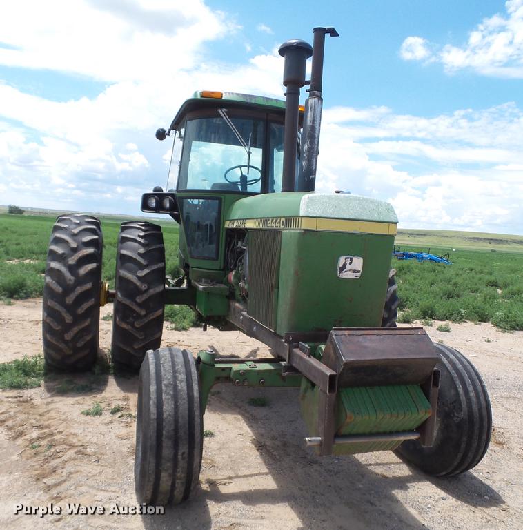 image for item EI9622 1979 John Deere 4440 tractor