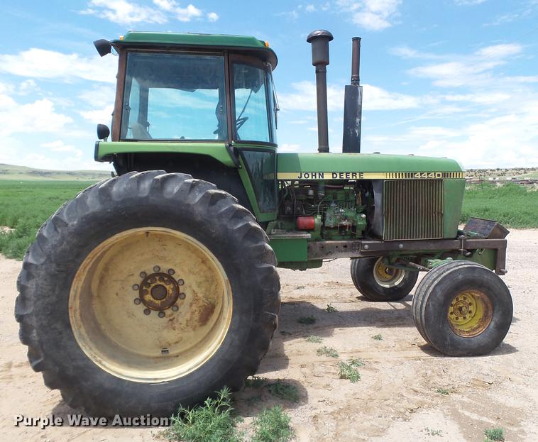 image for item EI9622 1979 John Deere 4440 tractor