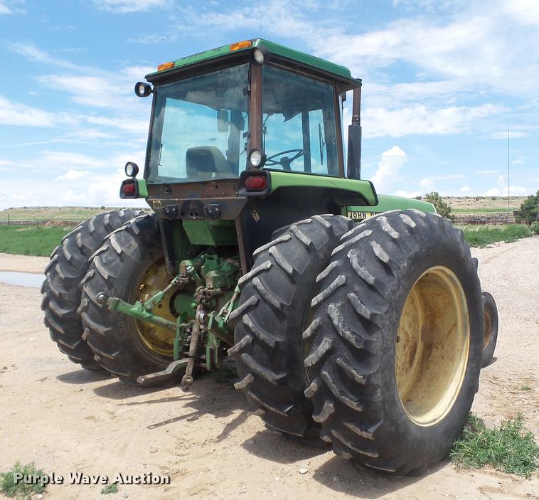 image for item EI9622 1979 John Deere 4440 tractor