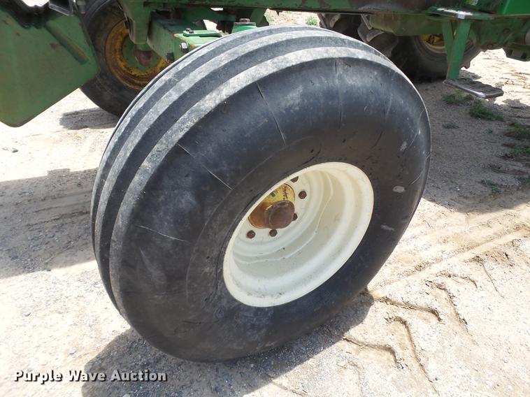 image for item EI9622 1979 John Deere 4440 tractor