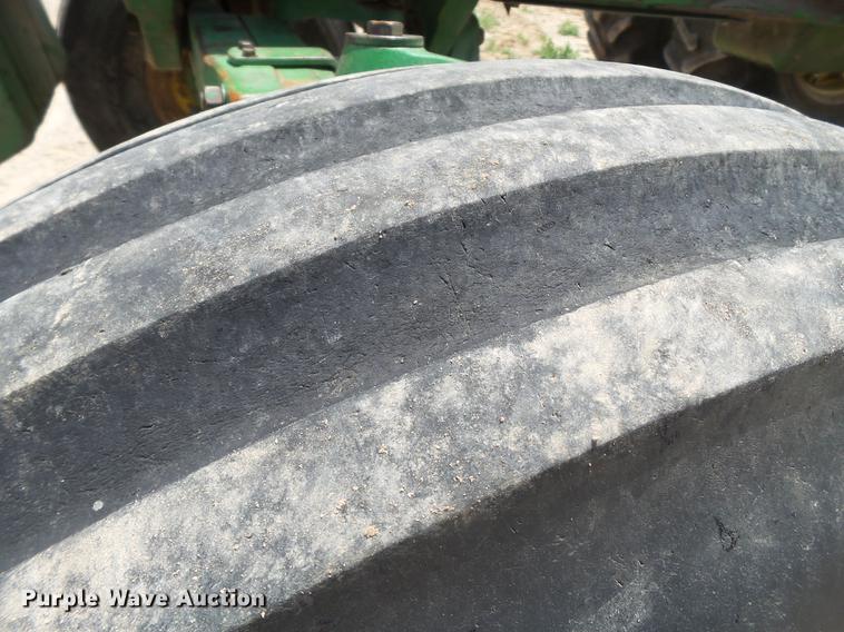 image for item EI9622 1979 John Deere 4440 tractor