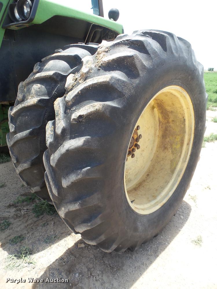 image for item EI9622 1979 John Deere 4440 tractor