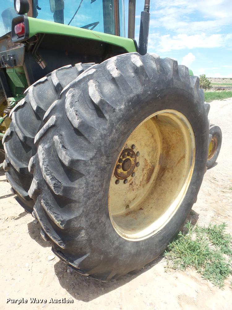 image for item EI9622 1979 John Deere 4440 tractor