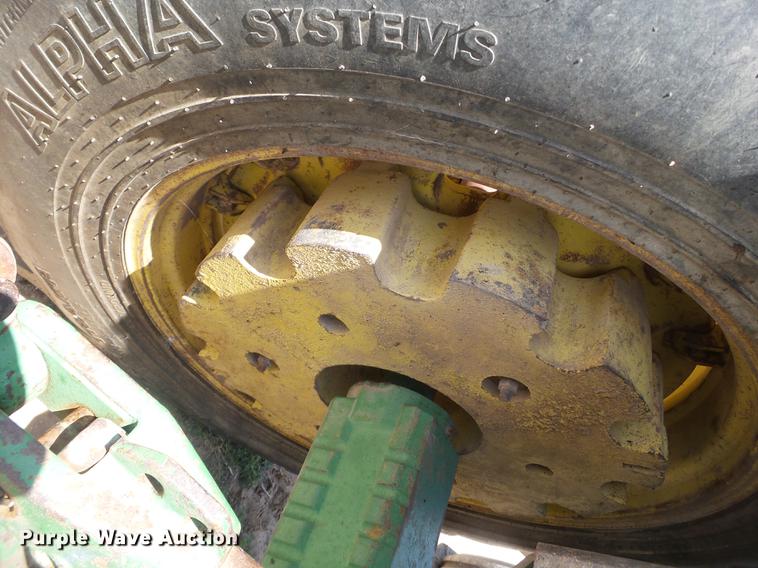 image for item EI9622 1979 John Deere 4440 tractor