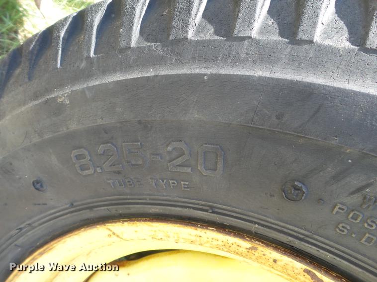 image for item EI9623 (2) John Deere 8300 grain drills