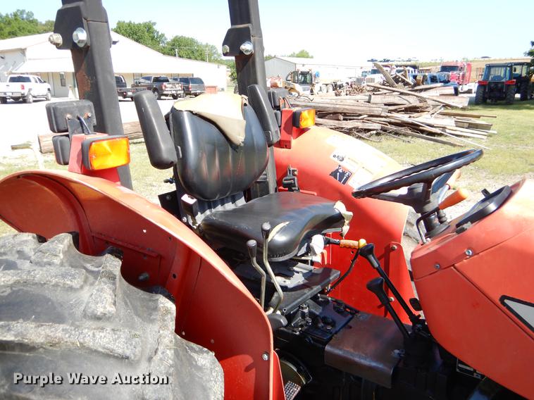 image for item EK9548 2004 Massey Ferguson 461 4WD tractor