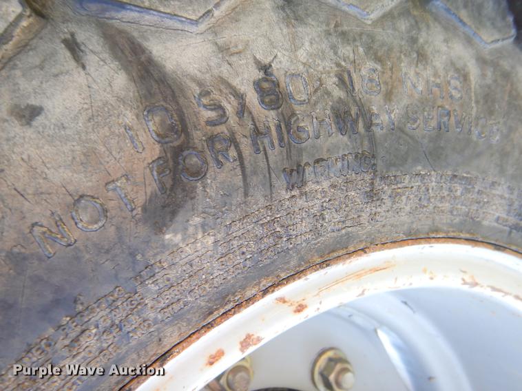 image for item EK9548 2004 Massey Ferguson 461 4WD tractor