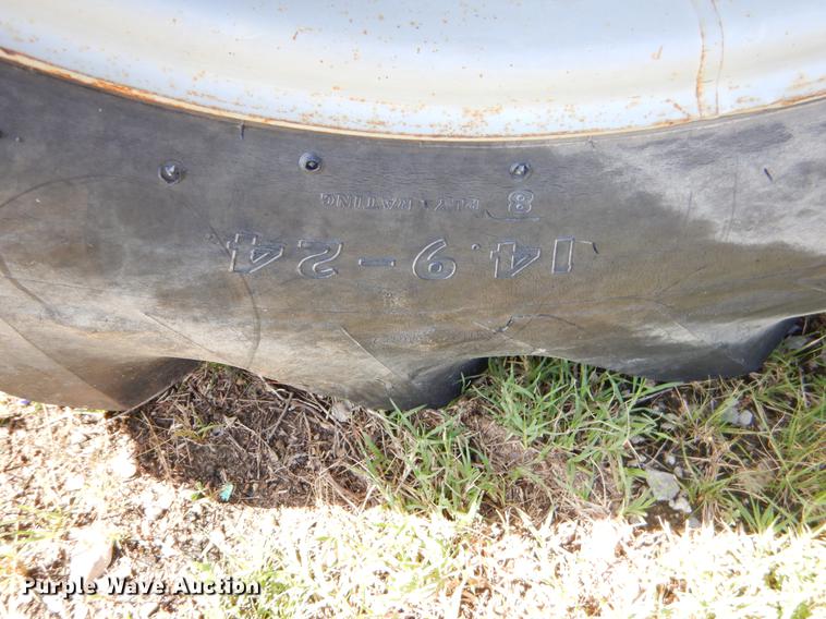 image for item EK9548 2004 Massey Ferguson 461 4WD tractor