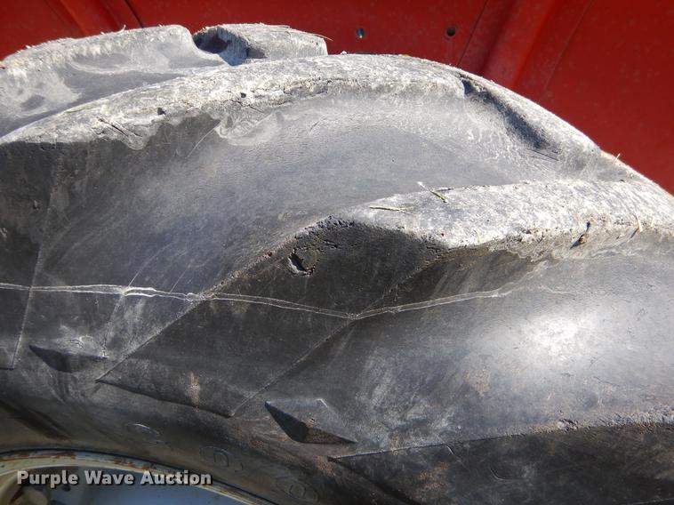 image for item EK9548 2004 Massey Ferguson 461 4WD tractor