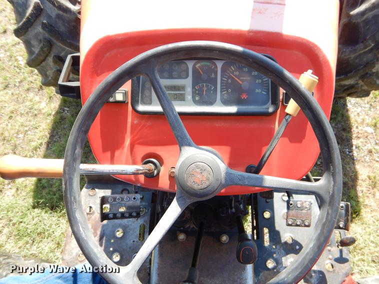 image for item EK9549 2006 Massey Ferguson 563 4WD tractor