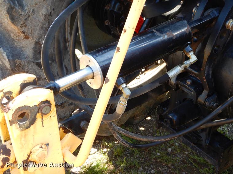 image for item EK9549 2006 Massey Ferguson 563 4WD tractor