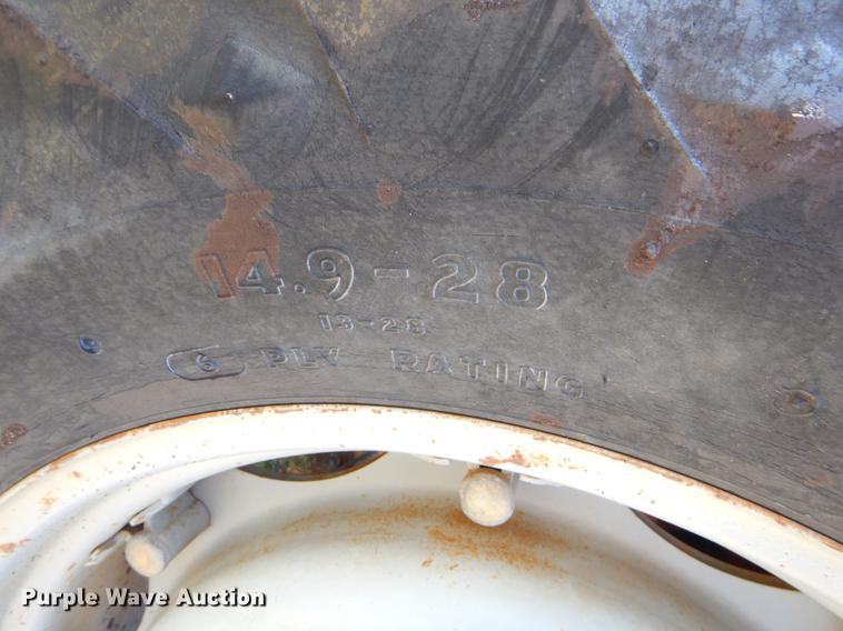 image for item EK9549 2006 Massey Ferguson 563 4WD tractor