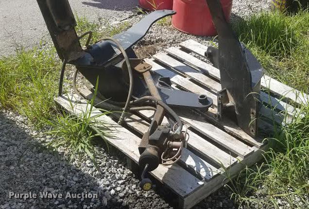 image for item EK9555 Massey Ferguson MF1055 loader