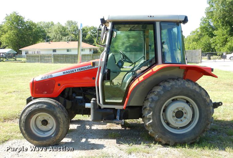 image for item EK9556 1998 Massey Ferguson 4225 tractor