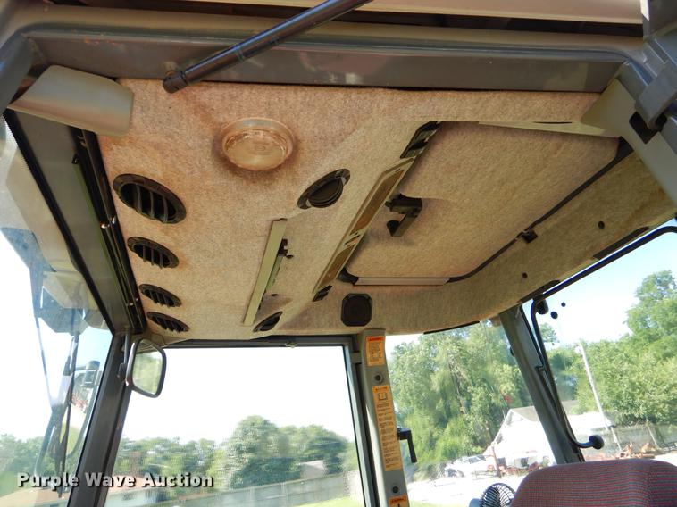 image for item EK9556 1998 Massey Ferguson 4225 tractor