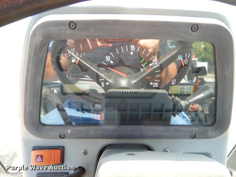 image for item EK9556 1998 Massey Ferguson 4225 tractor