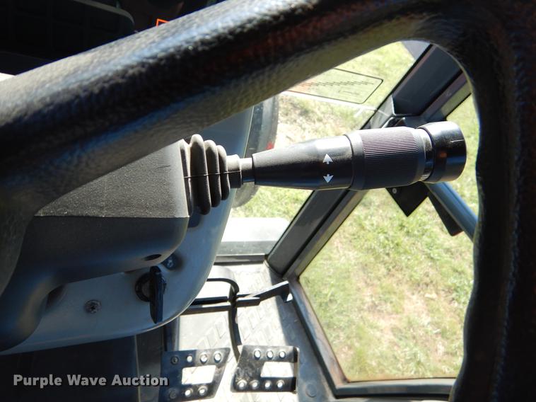 image for item EK9556 1998 Massey Ferguson 4225 tractor