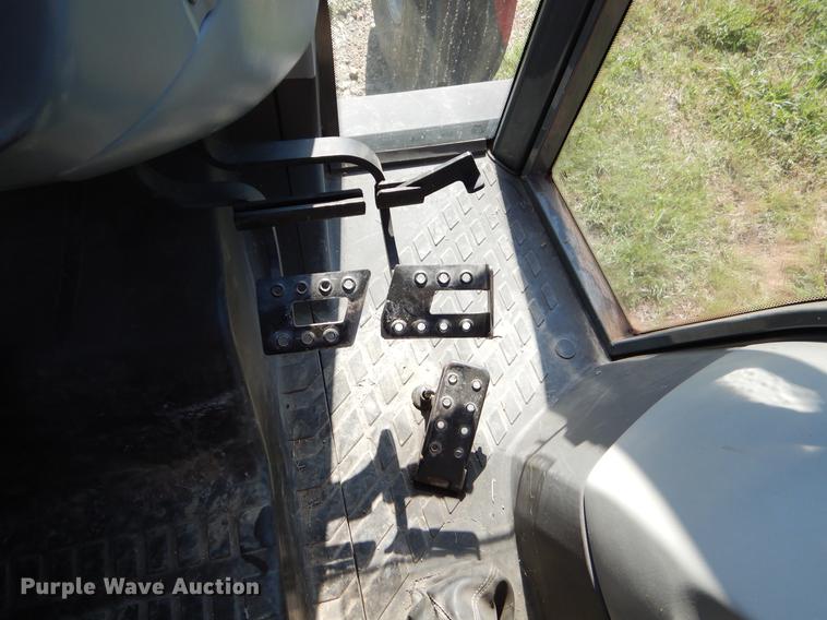 image for item EK9556 1998 Massey Ferguson 4225 tractor