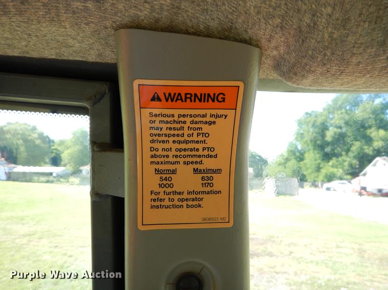 image for item EK9556 1998 Massey Ferguson 4225 tractor