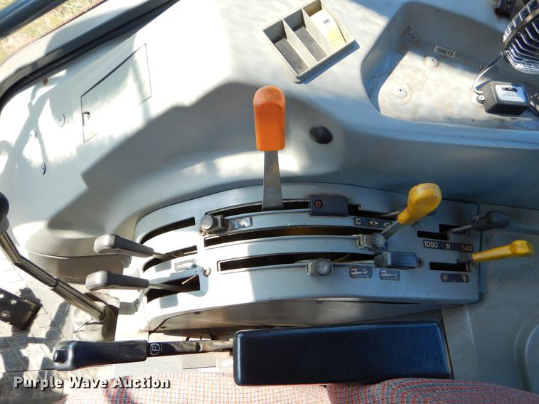 image for item EK9556 1998 Massey Ferguson 4225 tractor