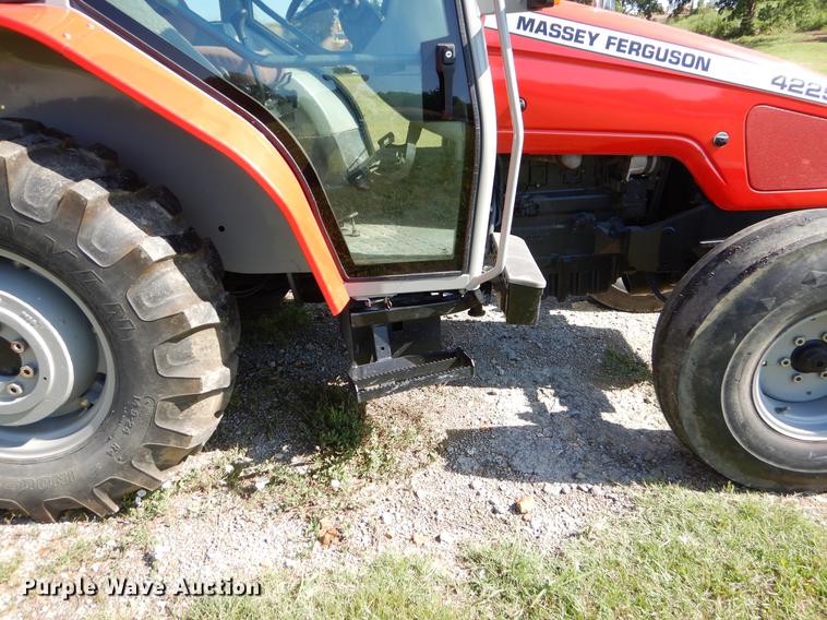 image for item EK9556 1998 Massey Ferguson 4225 tractor