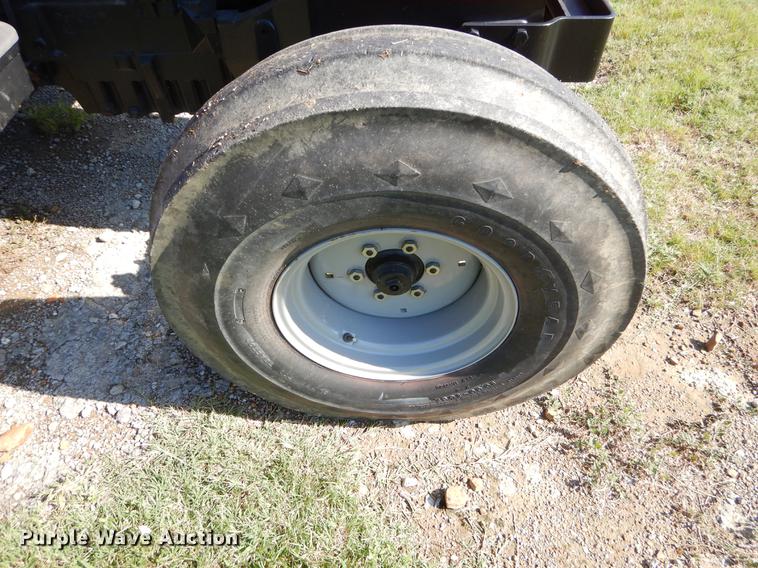 image for item EK9556 1998 Massey Ferguson 4225 tractor