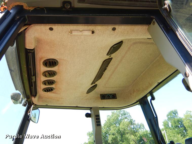 image for item EK9561 2006 Massey Ferguson 3625 4WD tractor