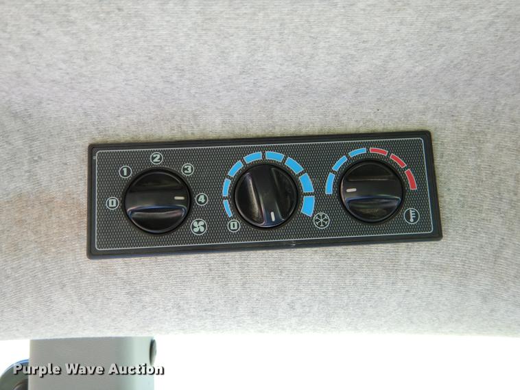 image for item EK9561 2006 Massey Ferguson 3625 4WD tractor