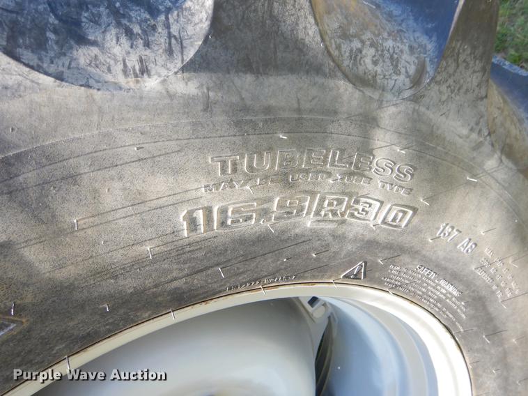 image for item EK9561 2006 Massey Ferguson 3625 4WD tractor