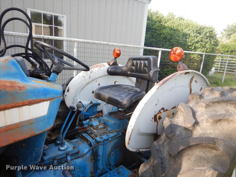 image for item EK9572 Ford 2310 tractor