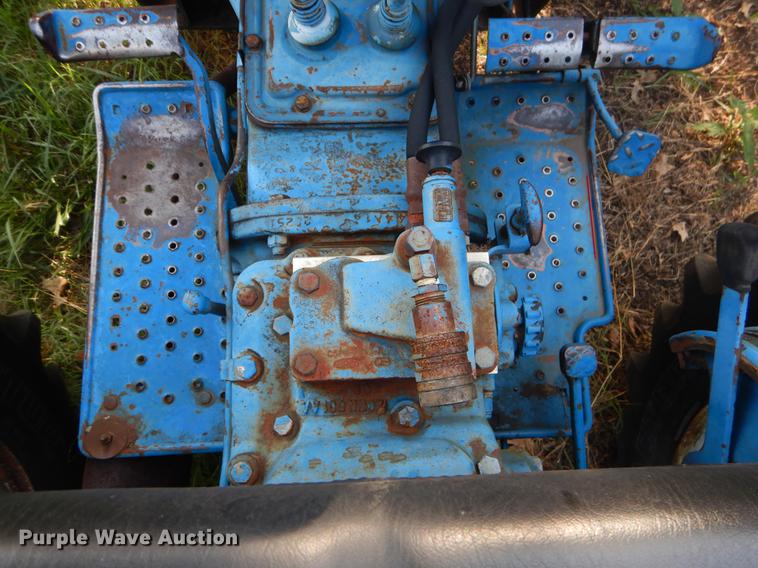 image for item EK9572 Ford 2310 tractor