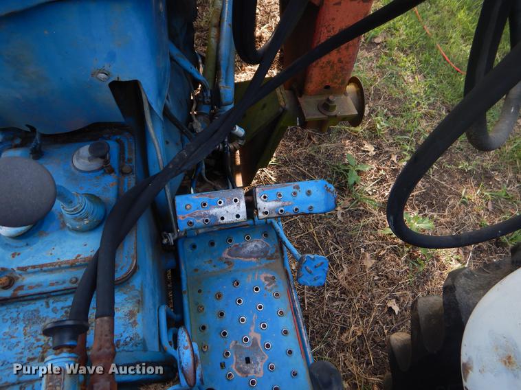 image for item EK9572 Ford 2310 tractor