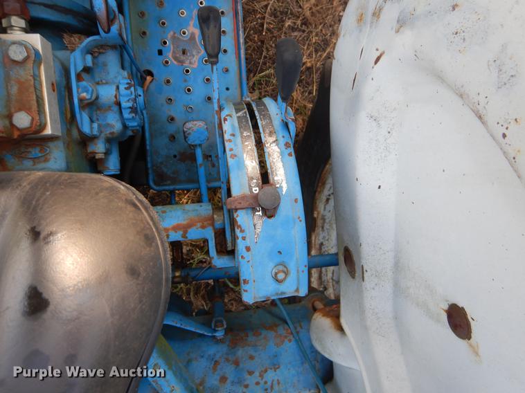 image for item EK9572 Ford 2310 tractor