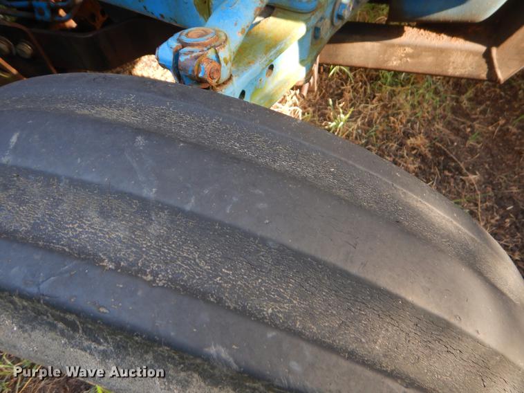 image for item EK9572 Ford 2310 tractor