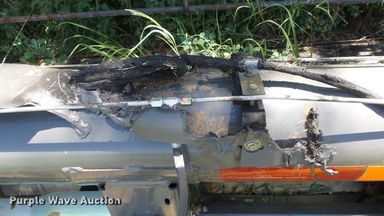 image for item ER9549 2011 AGCO Dyna flex head