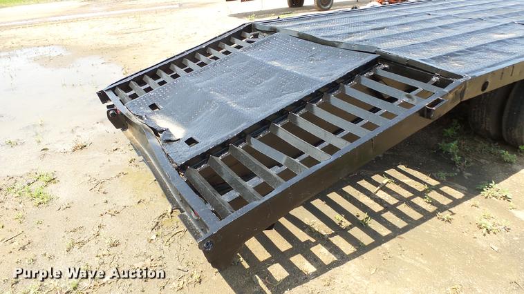 image for item ET9332 2002 PJ equipment trailer