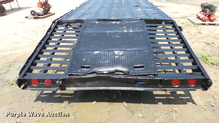 image for item ET9332 2002 PJ equipment trailer