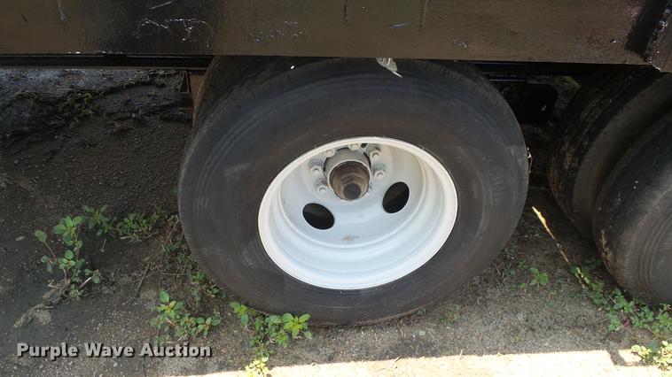 image for item ET9332 2002 PJ equipment trailer