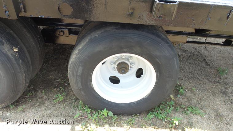 image for item ET9332 2002 PJ equipment trailer