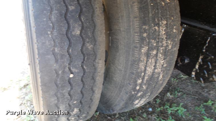 image for item ET9332 2002 PJ equipment trailer